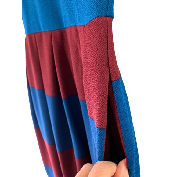 Womens Small Fit & Flare Dress Burgundy Red Blue‎ Short Sleeve Pockets - Picture 3 of 6